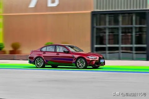 即便那些新能源马力过千、零百加速越来越快，坚守内燃机的宝马M3依然令人痴迷！