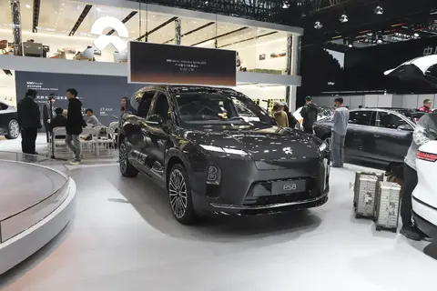 蔚来全新ES8,900V快充,续航635公里,三颗激光雷达