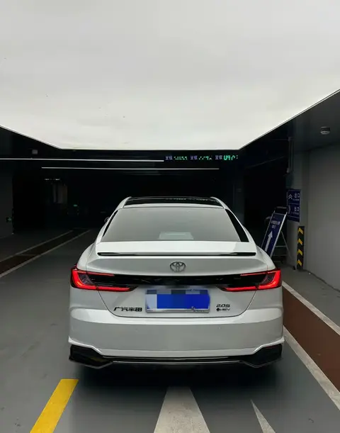 丰田这次真把B级车“卷”明白了!凯美瑞混动一出,雅阁天塌了?